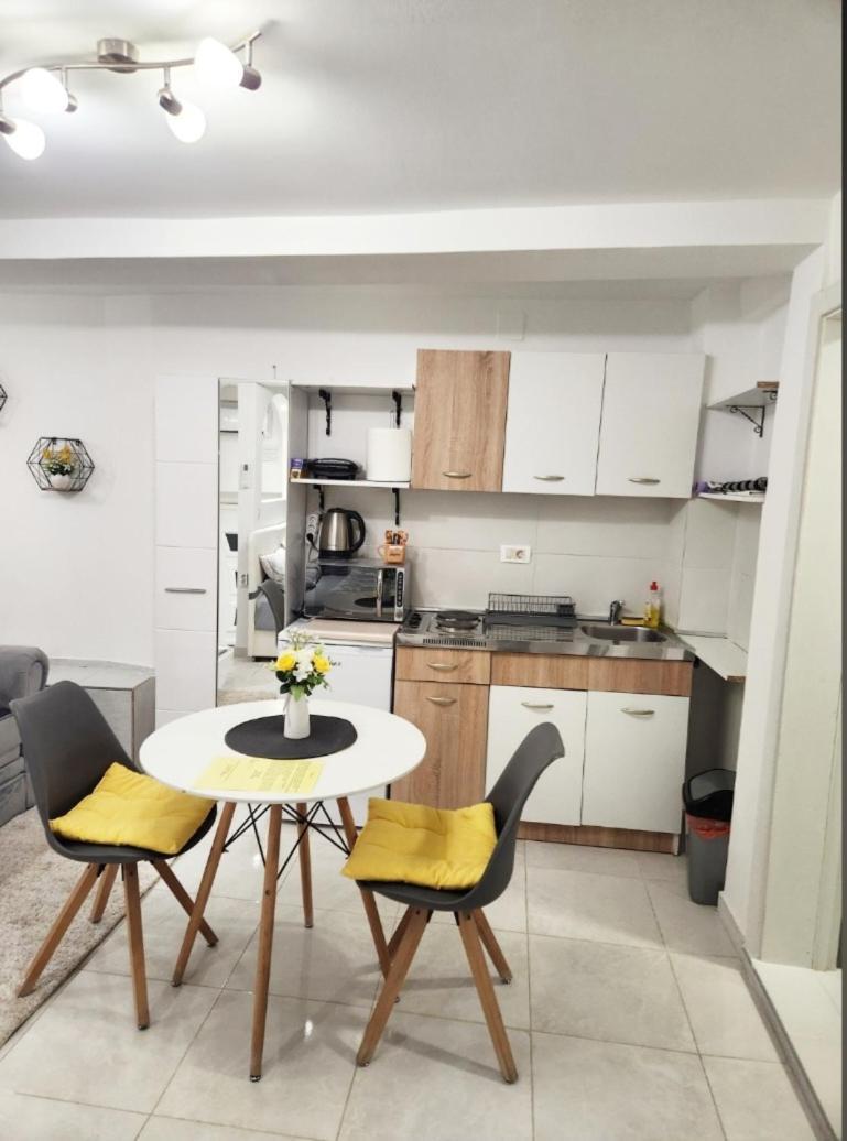 Apartment Marina Kotor Eksteriør billede
